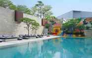 Swimming Pool 4 Pullman Jakarta Central Park