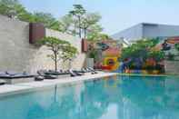 Swimming Pool Pullman Jakarta Central Park