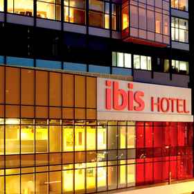 Exterior view 1 ibis Hong Kong Central & Sheung Wan, Bank of China Tower Hotels
