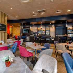 BarLounge1ibis Berlin Kurfuerstendamm - neu renoviert,柏林工业大学飯店
