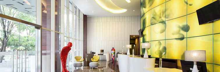 Lobby all seasons Jakarta Thamrin