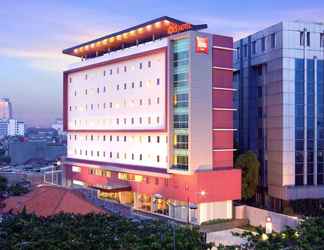 Exterior 2 ibis Jakarta Senen