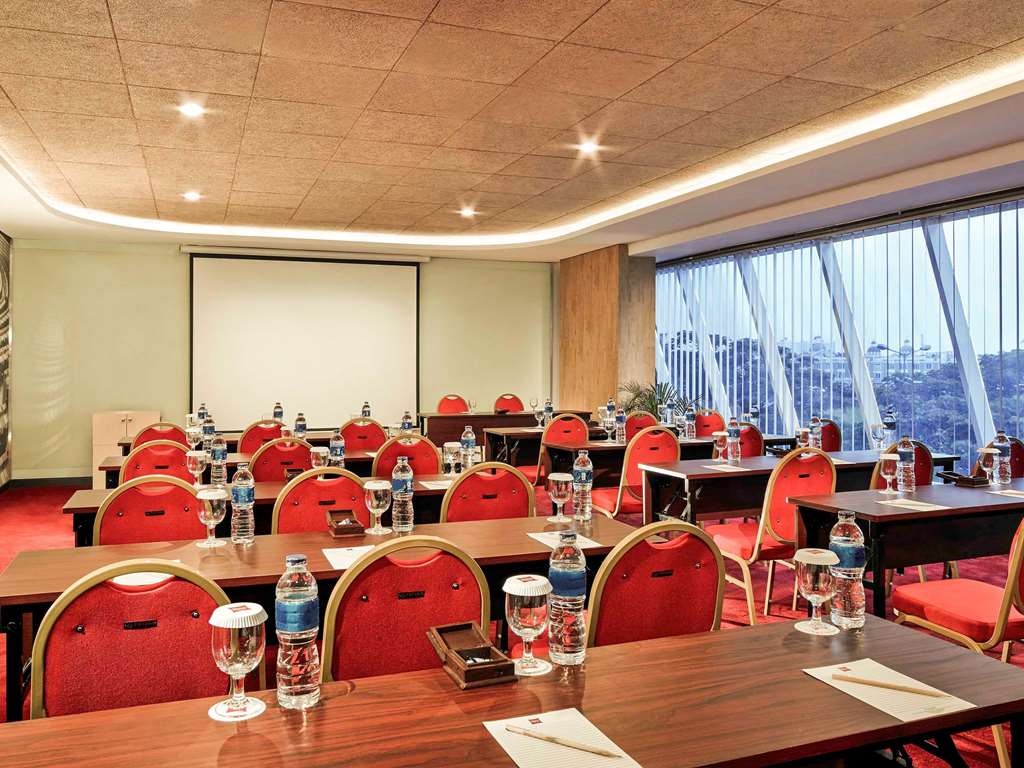 Functional Hall 4 ibis Gading Serpong