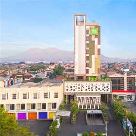 Exterior1ibis Styles Malang,Makam Karaeng Galesong飯店