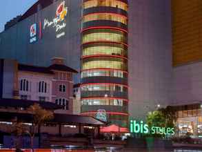 Bên ngoài 4 ibis Styles Jakarta Mangga Dua Square