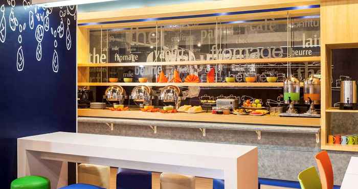 Bar, Cafe and Lounge ibis budget Makassar Airport