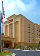 Exterior Hampton Inn and Suites ATL-Six Flags