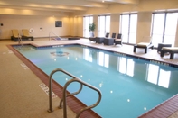 Swimming Pool Hampton Inn & Suites Bastrop