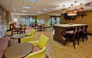 Khác 7 Hampton Inn Commerce