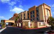 Others 7 Hampton Inn and Suites Seal Beach