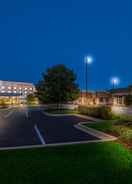 Exterior Hampton Inn McHenry