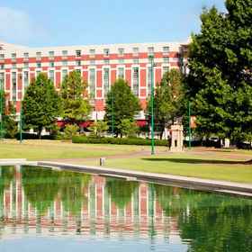 Exterior1Embassy Suites by Hilton Atlanta at Centennial Olympic Park,The Catholic Shrine of the Immaculate Conception飯店