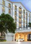 Exterior DoubleTree by Hilton Austin