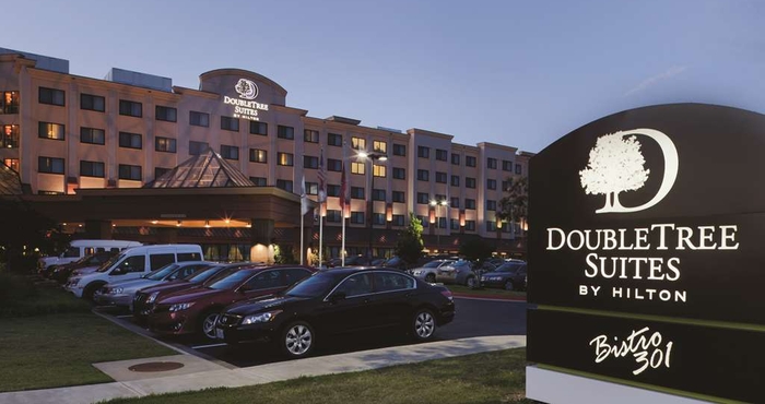 อื่นๆ DoubleTree Suites by Hilton Bentonville