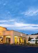 Exterior DoubleTree by Hilton Charlotte Airport