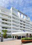 Exterior DoubleTree by Hilton Cairns