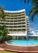 Pool Hilton Cairns