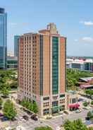 Exterior Embassy Suites by Hilton Houston Downtown