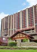 Exterior DoubleTree Fallsview Resort and Spa by Hilton - Niagara Falls