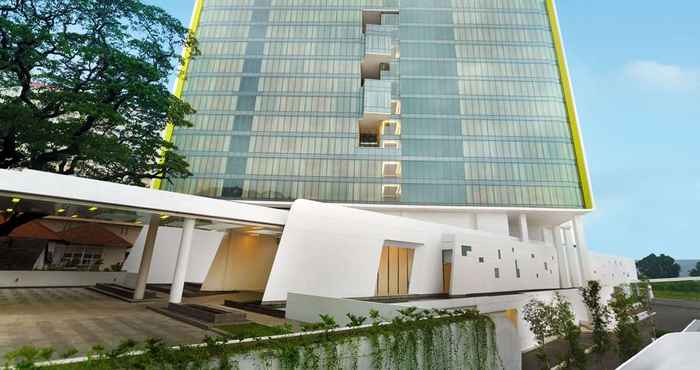 Exterior DoubleTree by Hilton Jakarta - Diponegoro