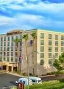 Exterior DoubleTree by Hilton Las Vegas Airport