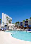 Pool Tropicana Las Vegas - a DoubleTree by Hilton Hotel