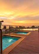 Pool Hilton Lima MiraFlores