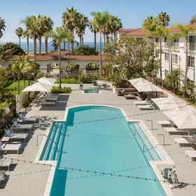 Pool1Hilton Garden Inn Carlsbad Beach,Sleeping Tiger Coffees飯店