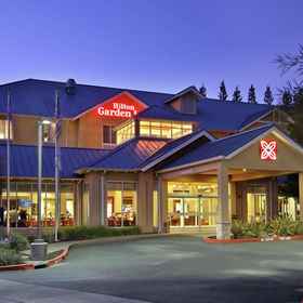 Exterior 1 ฮิลตันการ์เด้นอินน์ สนามบินเทศมณฑลโซโนมา, โรงแรม & ที่พัก Chalk Hill Estate Vineyard