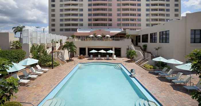 Kolam Renang Embassy Suites by Hilton Tampa Airport Westshore