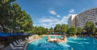 Hilton Tokyo Bay, S$254
