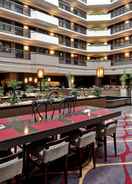 LOBBY Embassy Suites by Hilton Dulles Airport