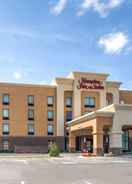 Exterior Hampton Inn and Suites Manchester