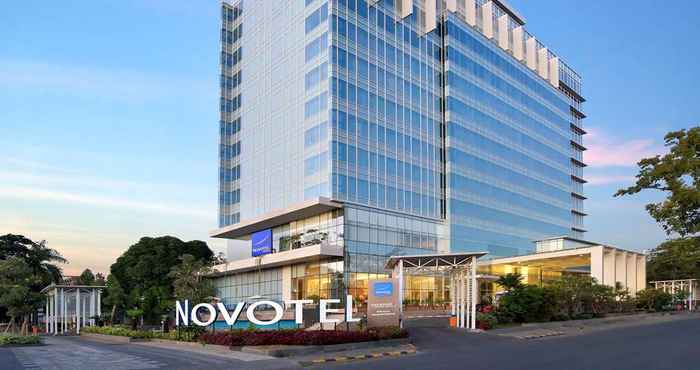 Luar Bangunan Novotel Makassar Grand Shayla