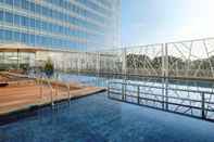 Swimming Pool Novotel Makassar Grand Shayla