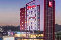 Bangunan ibis Manado City Center Boulevard