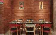 Restaurant 5 ibis Styles Makassar Sam Ratulangi