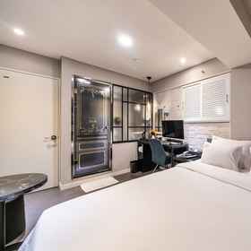 Seongbuk (Jongam) Dean 1, Hotel Dobong Hiking Support Center