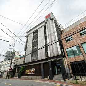 Sinseoldong m Motel 1, Hotel Dobong Library