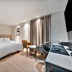 Dongdaemun History Cultural Park Station LOO Hotel 1, Hotel Singsing Fish Restaurant