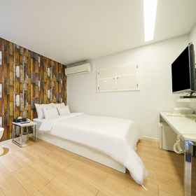 Lumiere Nabi Hotel (Seokgye Station, Seongbuk) 1, Hotel Dobong Library