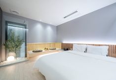 Others 2 Changwon Jungangdong Brown Dot Changwon Central Branch