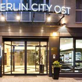 NH Berlin City Ost (ex: Frankfurter Allee) 1, Hotel Weissensee Cemetery