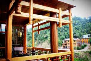 one step to heaven inn, Rp 692.593