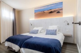 Others 4 Corona Roja