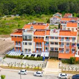 Khách sạn Lavia Kemer (trước đây là Maya World Moonlight) 1, Khách sạn Cổng Hadrianus