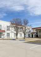 null 7 boutique hotel (ex Motel 6 Pratt, KS)