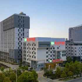 Vienna Hotel (Kunming Economic Development Zone) 1, 酒店 新亚洲体育城
