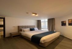 Others 7 Red Carpet Suites