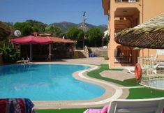 其他 7 Sun Village Apartments